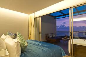 Le Coral Beach Resort and Cafe