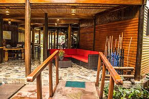 Macaw Lodge