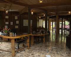 Macaw Lodge