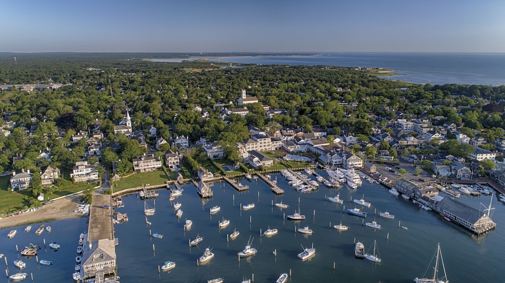 The Harborside Inn