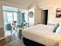 The Harborside Inn
