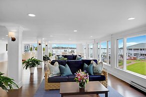 The Harborside Inn