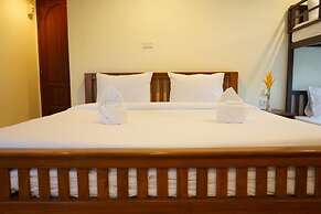 Hathai House Resort