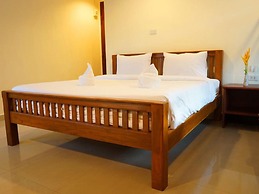 Hathai House Resort