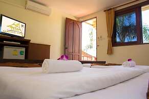 Hathai House Resort