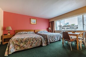 English Bay Hotel