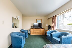 English Bay Hotel