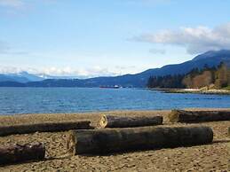 English Bay Hotel