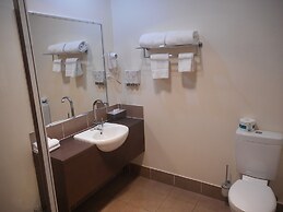Injune Motor Inn