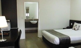 Injune Motor Inn