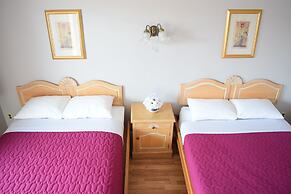 Lundy's Motel