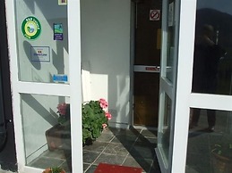West Coast House B&B