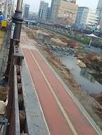 Dongdaemun Neighbors