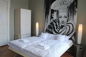 ArtHotel Connection