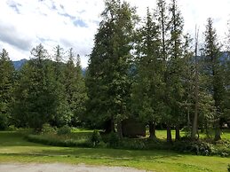 The Hitching Post Motel