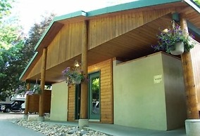 The Lakeside Resort