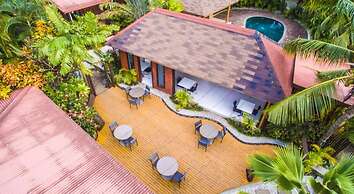 Eden's Edge Hotel