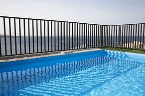 Relax Inn Hotel