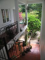 Green Roof Inn