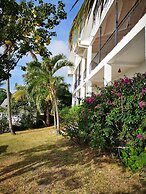 Green Roof Inn