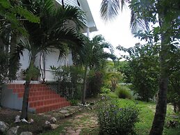 Green Roof Inn