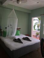 Green Roof Inn