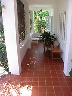 Green Roof Inn