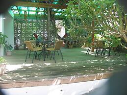 Green Roof Inn