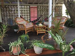 Green Roof Inn