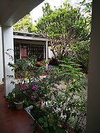 Green Roof Inn