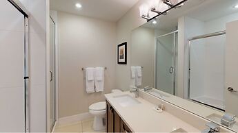 Harrison Lake View Suites