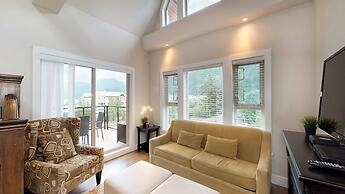 Harrison Lake View Suites