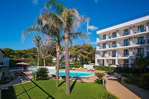 Ticho's Greenblu Hotel