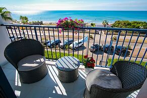 Ticho's Greenblu Hotel
