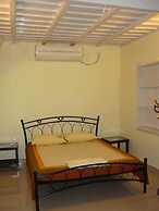 Palm Grove Service Villa