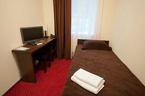 Hotel 12