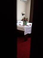Hotel 12