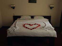 Hotel 12
