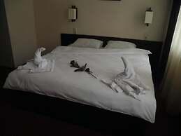 Hotel 12