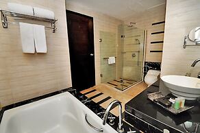Gumaya Tower Hotel Semarang