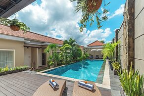 Svarna Suite Seminyak