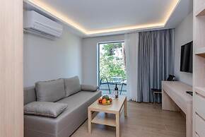 Triton Hotel