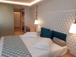 Triton Hotel