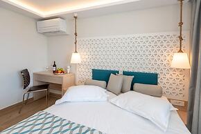 Triton Hotel