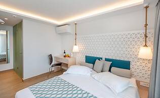 Triton Hotel