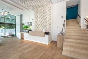 Triton Hotel