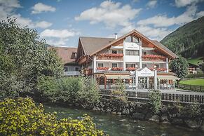 Ahrner Wirt Apartments