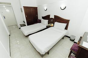 Happy City Hotel