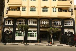 Happy City Hotel
