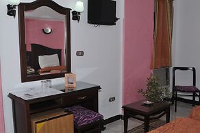 Happy City Hotel